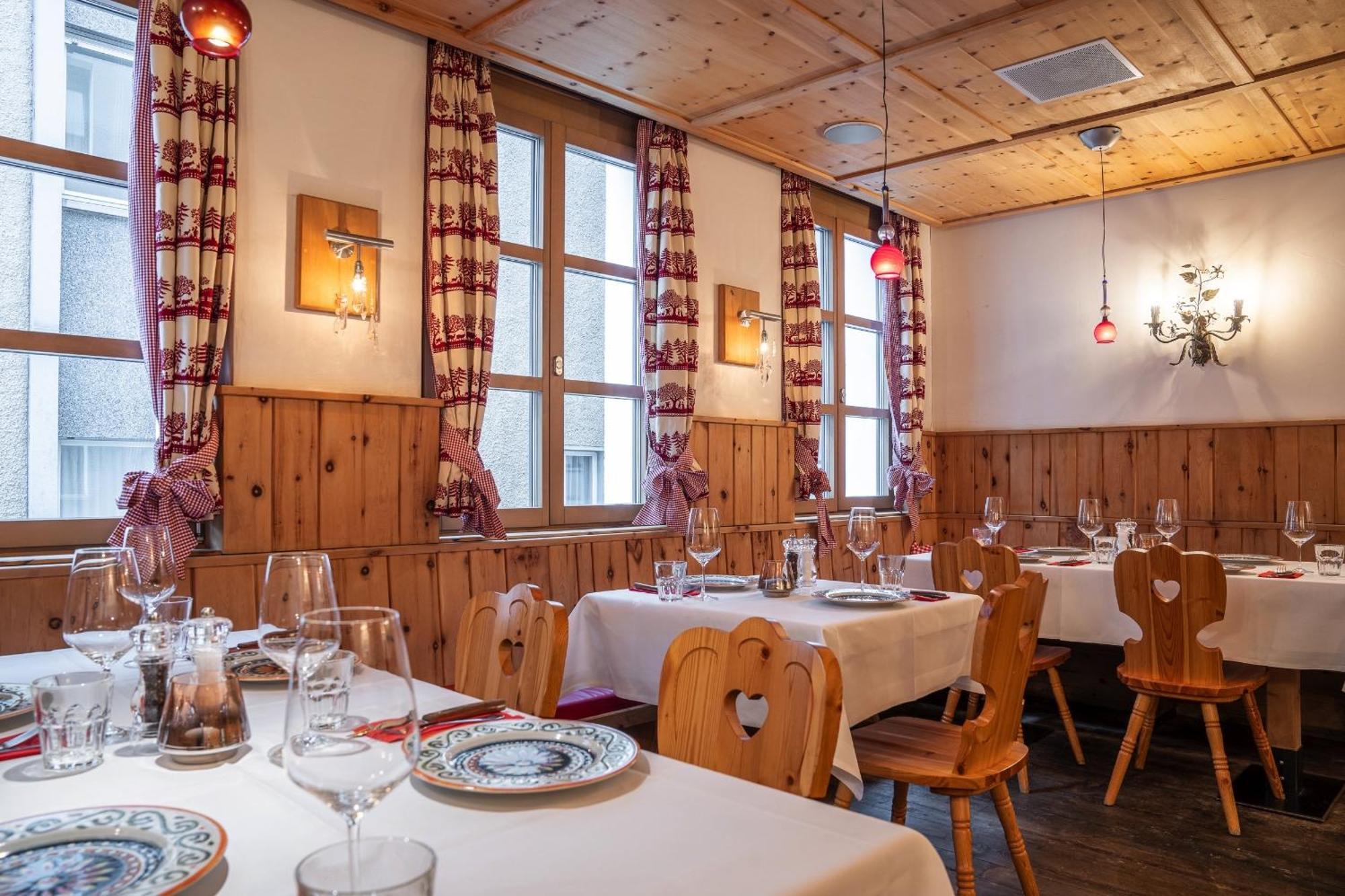 Hotel Cervo Sils Maria Buitenkant foto